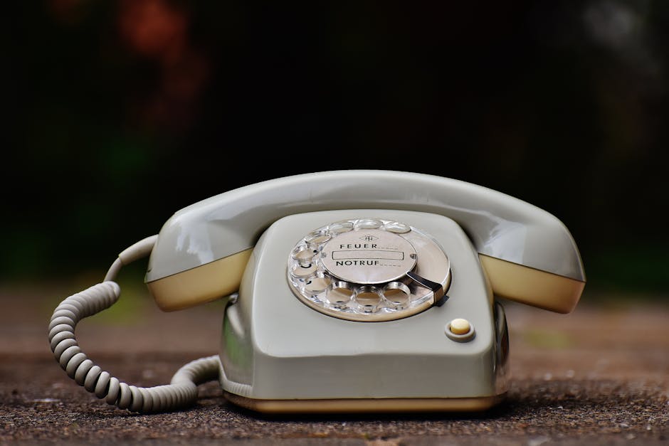 5 Reasons Your Business Should Switch to VoIP Handsets Today